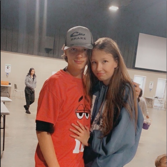 Meet your Posher, Chloe - Picture 7 of 15